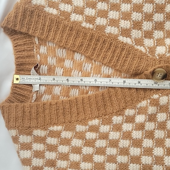 Sweet little Peaches checkered vest - Picture 11 of 11